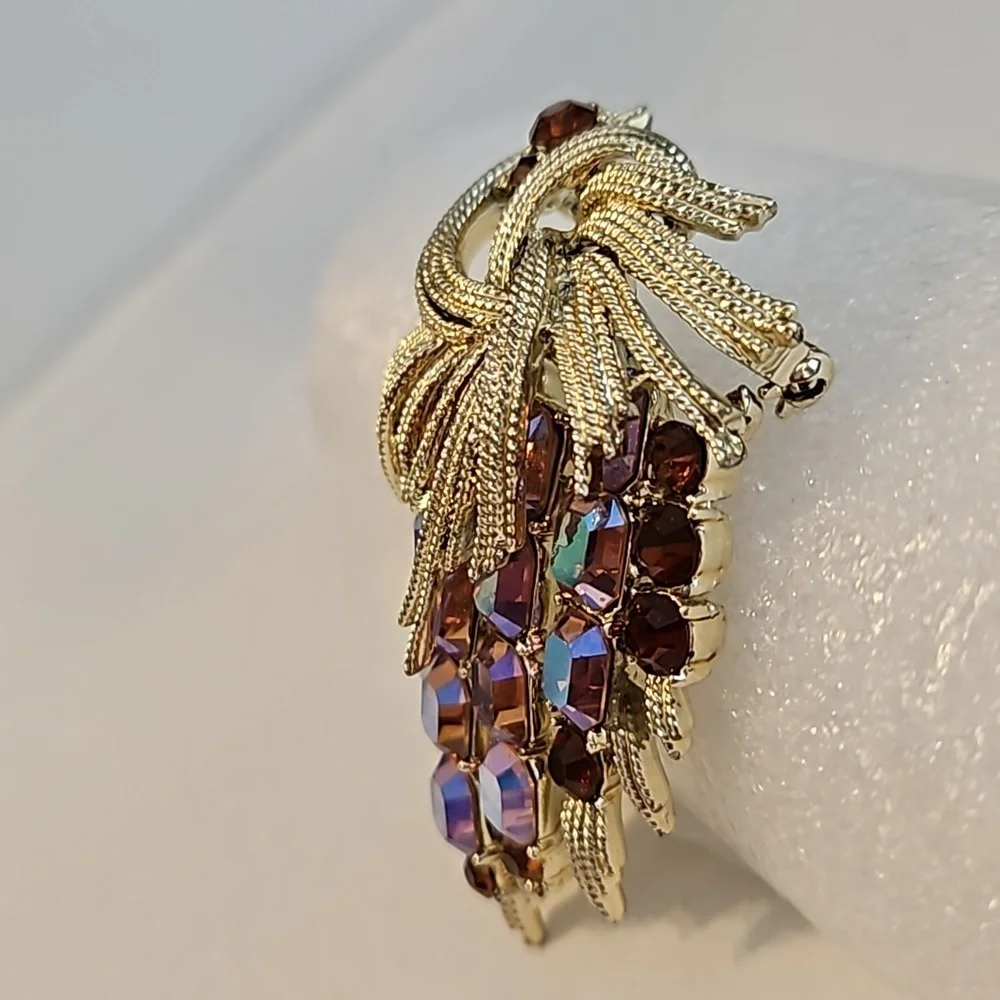 FRANCIOS by CORO AB Brown & AB Pinkish Various Shaped Stones on Goldtone Brooch